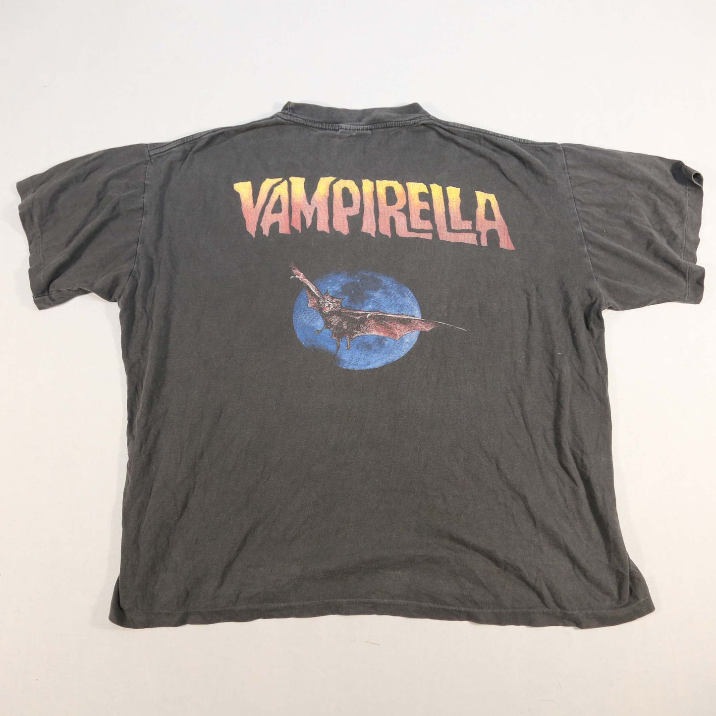 Vampirella 90's graphic t-shirt - XL/XXL
