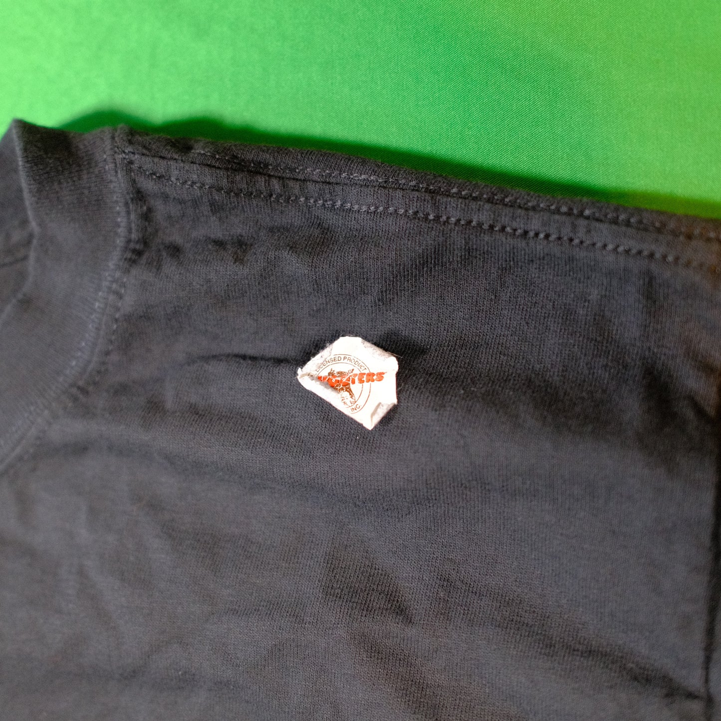 1990's Brand new Deadstock Hooters T-shirt - M