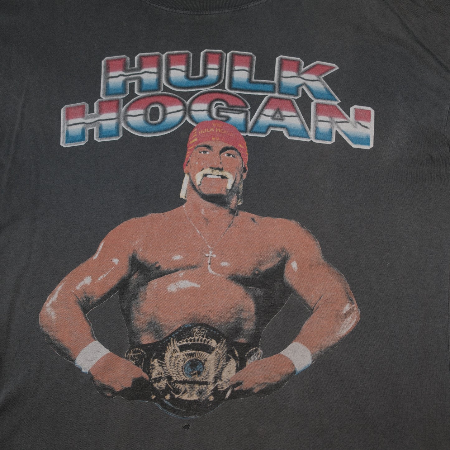 Slightly thrashed 90's Hulk Hogan T-shirt - L