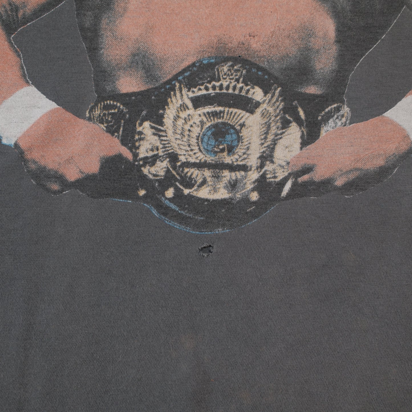 Slightly thrashed 90's Hulk Hogan T-shirt - L