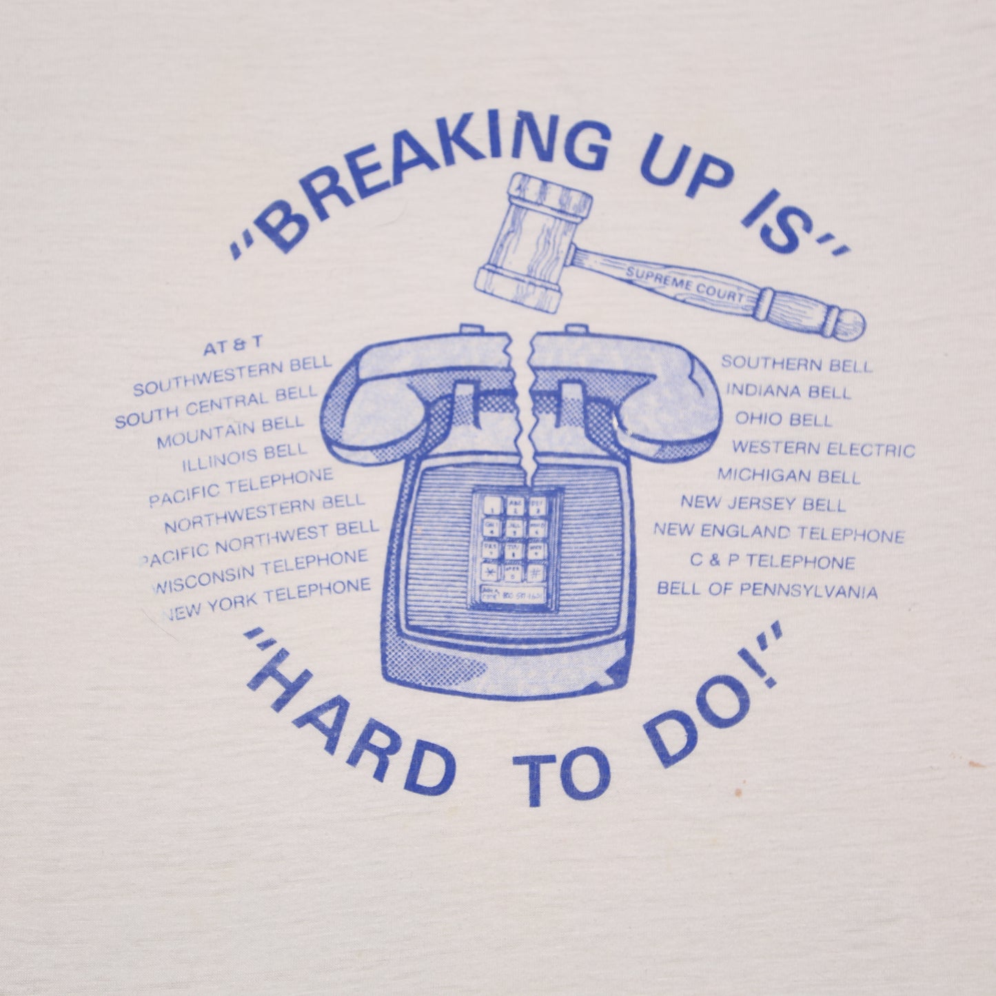 "Breaking up is hard to do" 1984 Bell systems T-shirt - XS/S